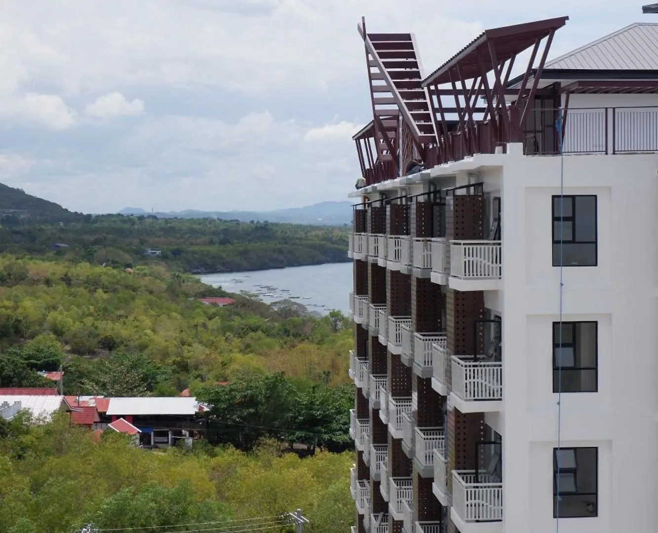 Brand New Condo With Scenic View And Pool Dauis Apartmán