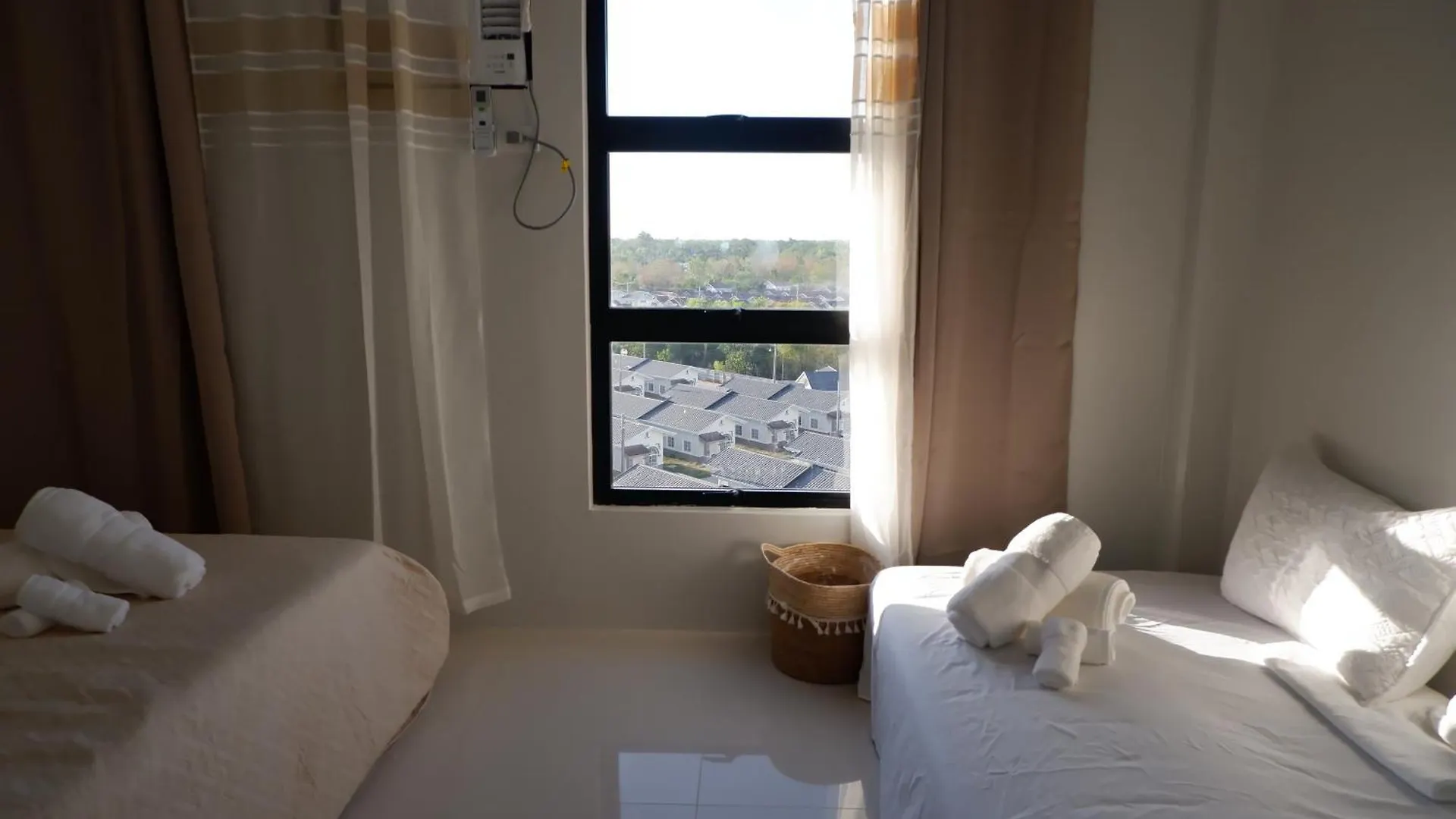 Brand New Condo With Scenic View And Pool Dauis